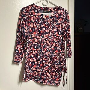 Small 3/4 sleeve top